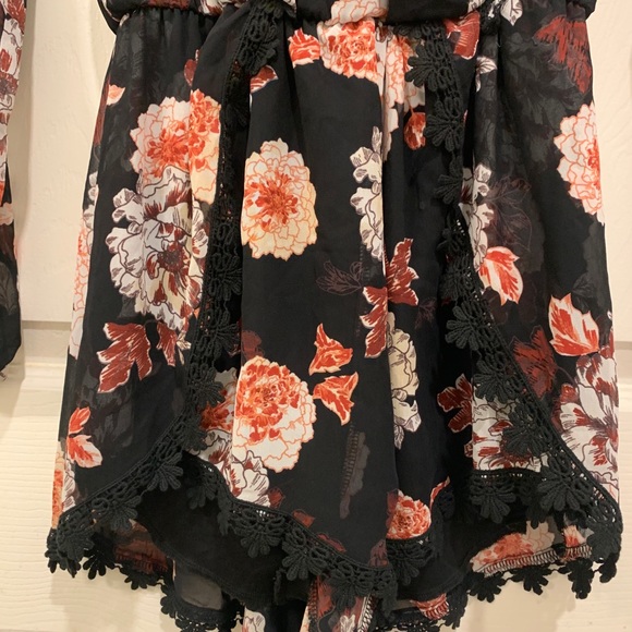 ASTR the label: Long Sleeve Romper - Picture 5 of 7